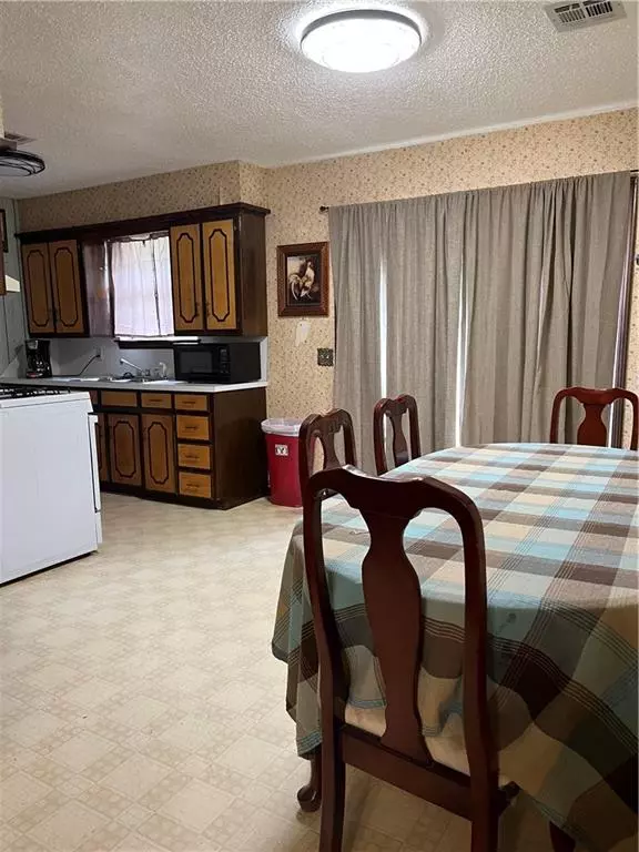 206 Liza LN, Tecumseh, OK 74873