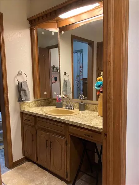 808 N Brewer AVE, Hydro, OK 73048