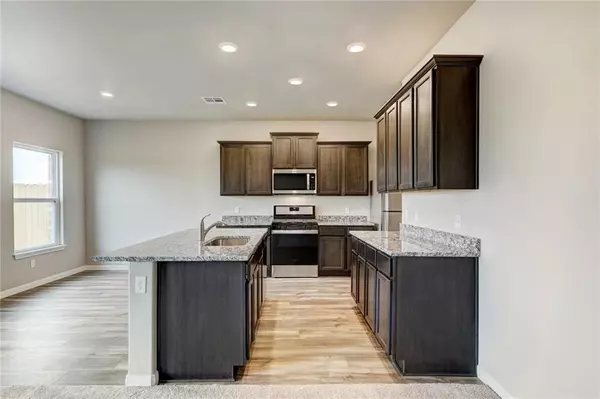 409 Saint James PL, Newcastle, OK 73065