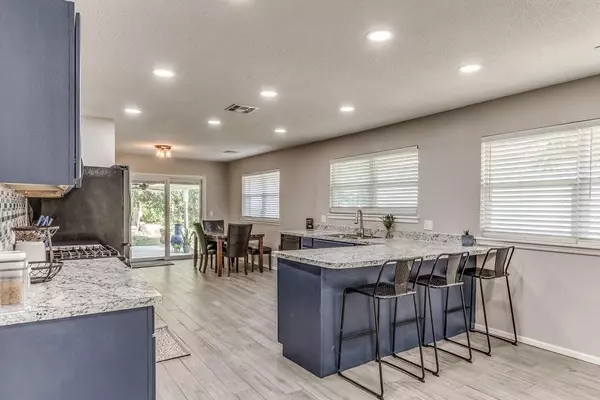 1725 Timber Ridge DR, Newcastle, OK 73065