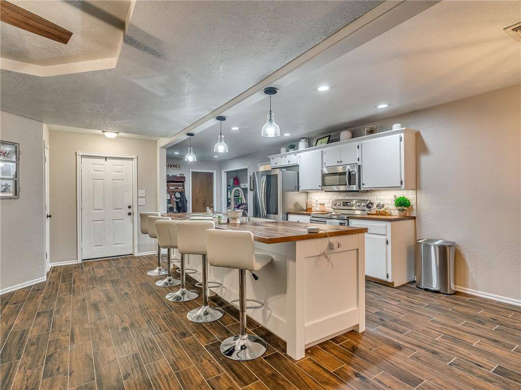 205 Vernice LN, Tuttle, OK 73089