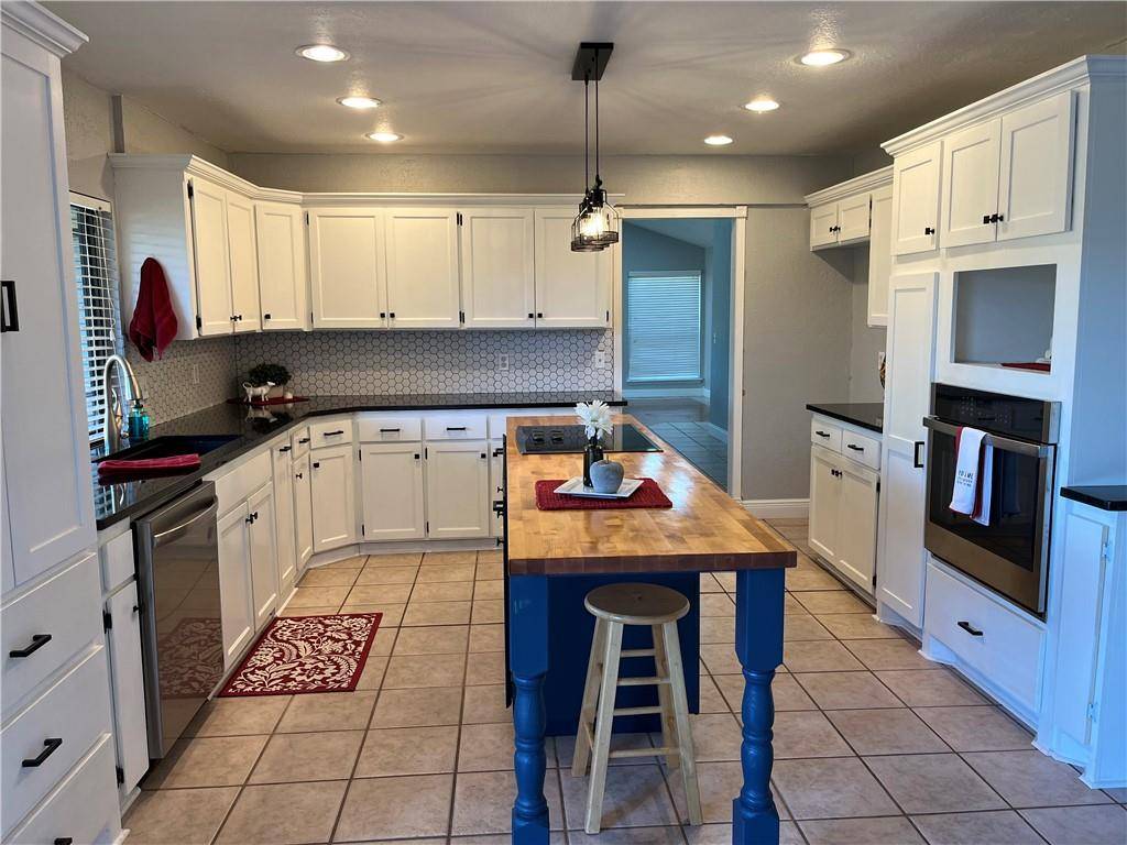 11712 NW 117th ST, Yukon, OK 73099