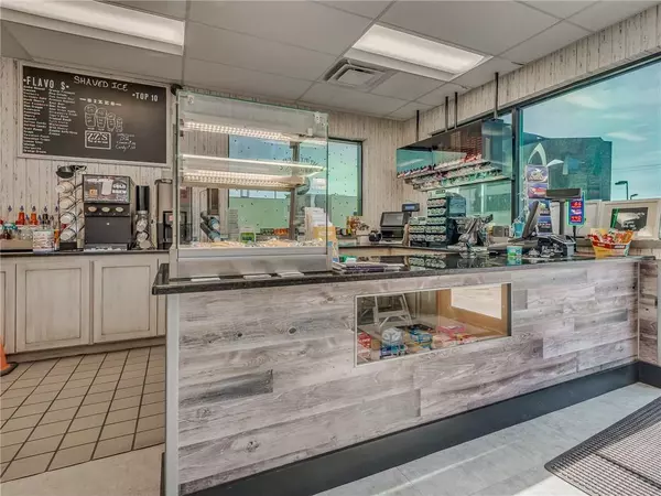 2508 S Country Club RD, El Reno, OK 73036