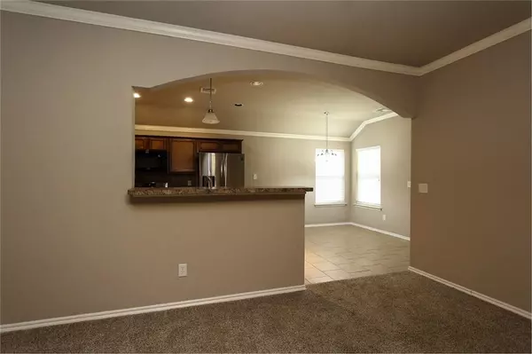 2213 Bradford CIR, Newcastle, OK 73065