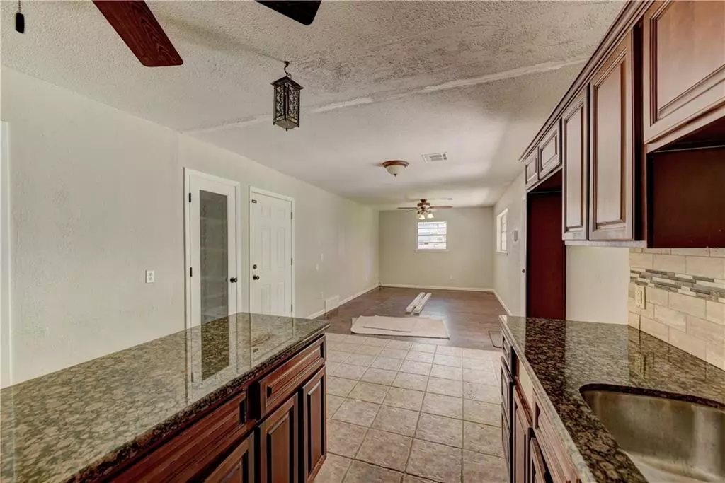 Lawton, OK 73505,807 NW 50th ST