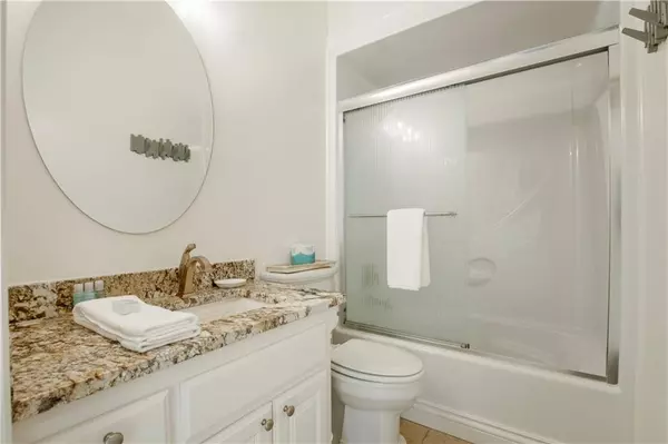 64 Boardwalk, Carlton Landing, OK 74432