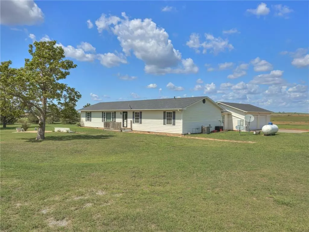 Colony, OK 73021,11380 N 2440 RD