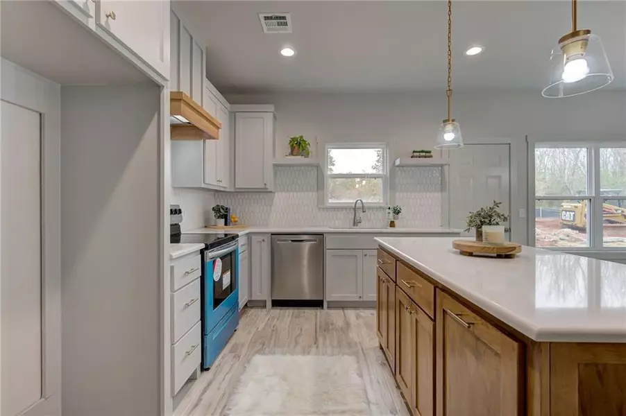 902 S Ash ST, Luther, OK 73054