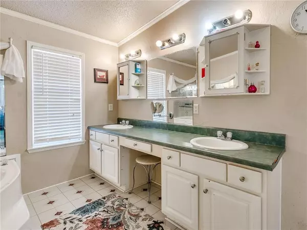 2186 County Road 1232, Tuttle, OK 73089