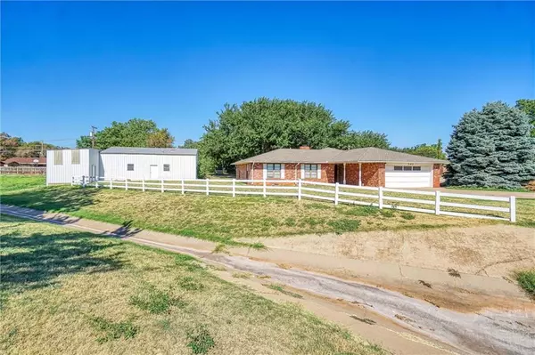 703 N Washington AVE, Elk City, OK 73644