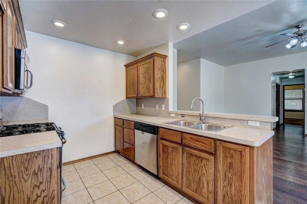 Edmond, OK 73003,1908 Emerald Brook CT