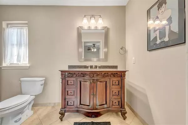 1509 Winding Creek RD, Moore, OK 73160