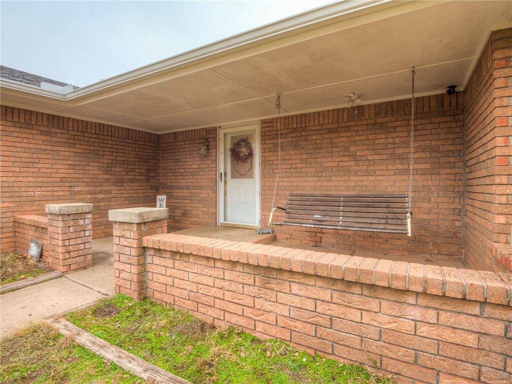 917 Elmwood DR, Edmond, OK 73013