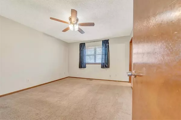 5017 Oak Manor DR, Oklahoma City, OK 73135