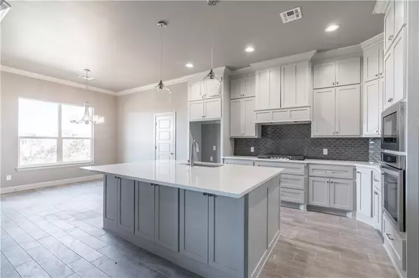 1055 Colonial AVE, Tuttle, OK 73089