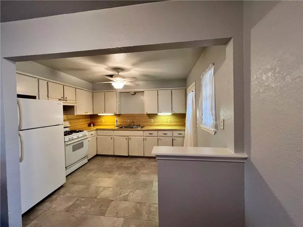 Anadarko, OK 73005,911 N Sunset DR