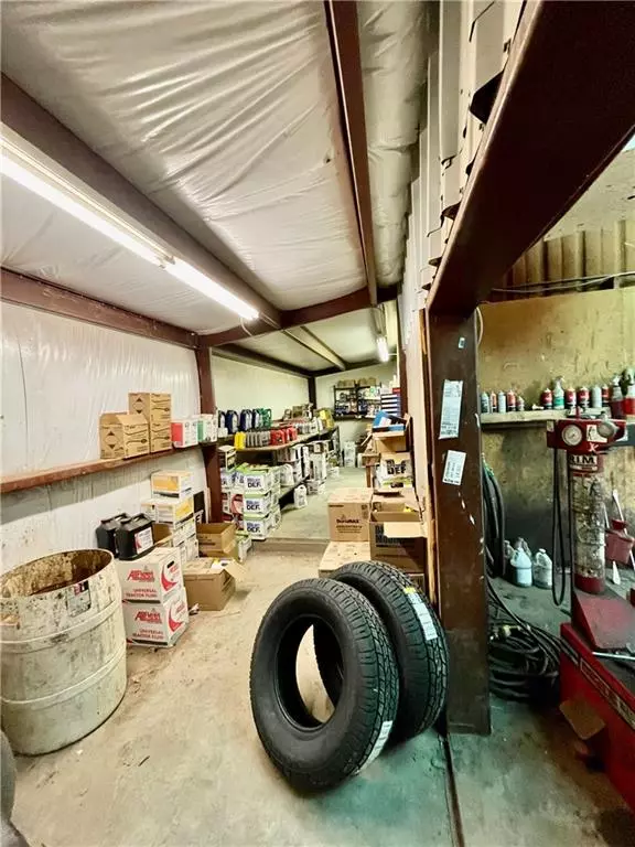 201 E Main HWY, Sentinel, OK 73664