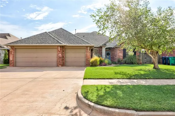 16112 Rim RD, Edmond, OK 73013