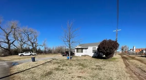 200 N Main ST, Cement, OK 73017