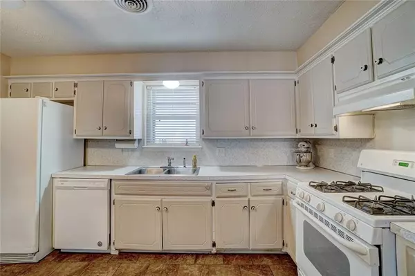 Prague, OK 74864,1023 Meadowbrook LN