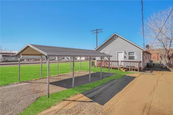 210 N 5th ST, Sayre, OK 73662