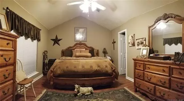 232 Waterford DR, Ardmore, OK 73401