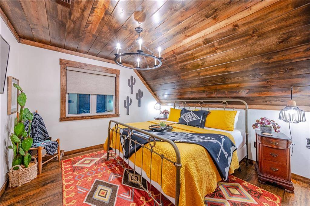 486 Split Creek LN, Broken Bow, OK 74728