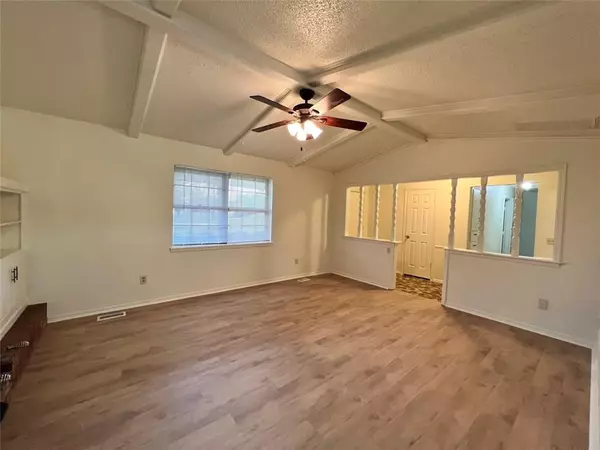 103 Marigold DR, Tuttle, OK 73089