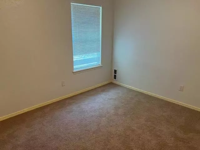 Moore, OK 73160,1517 Eagle DR