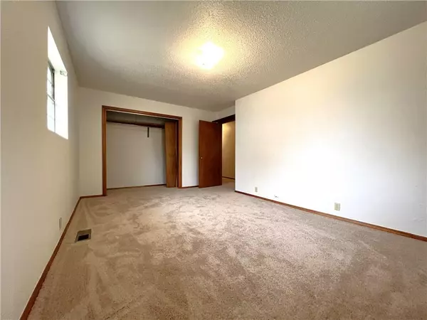 105 E Maple ST, Tuttle, OK 73089