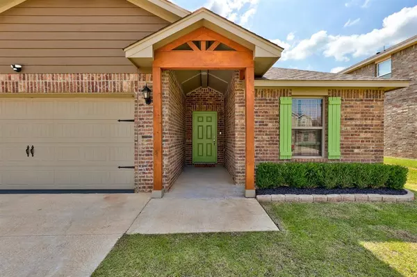 613 St James PL, Newcastle, OK 73065