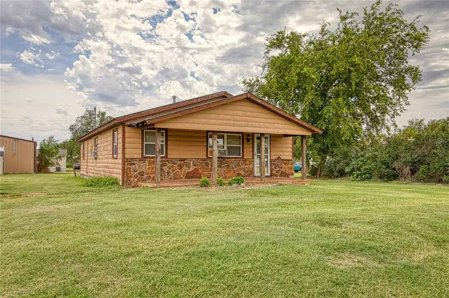306 E 6th ST, Leedey, OK 73654
