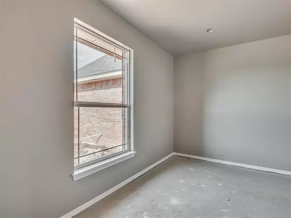 28905 Triple Crown PL, Cashion, OK 73016