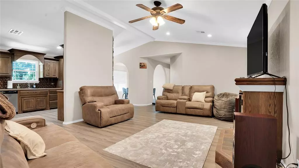 21632 N County Road 3320, Wynnewood, OK 73098