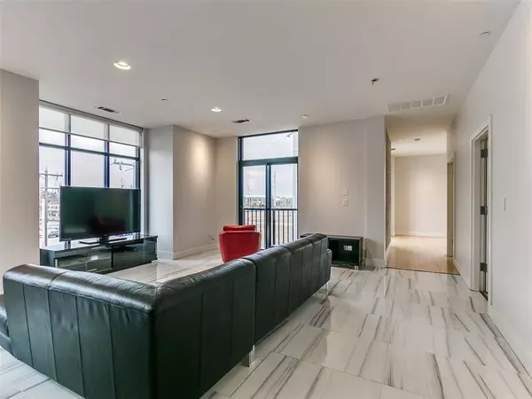 241 NE 4th ST #4, Oklahoma City, OK 73104