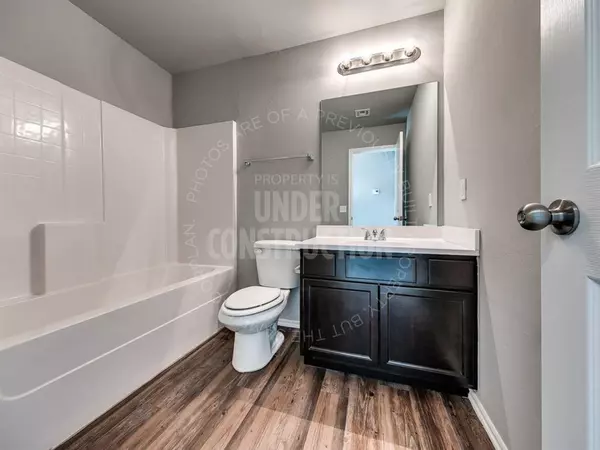 189 Foxtrot TER, Newcastle, OK 73065