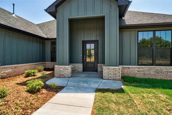 Shawnee, OK 74804,207 Shavano ST