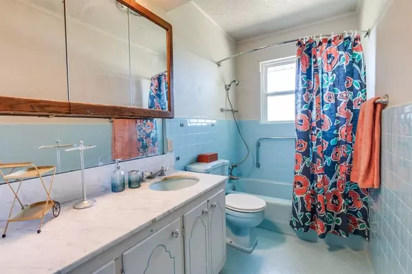713 S Walnut AVE, Apache, OK 73006