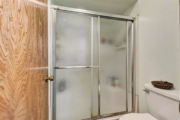 25 Whispering Meadows RD, Shawnee, OK 74804