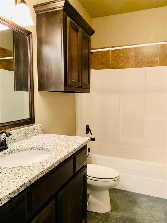 1824 Cypress LN, El Reno, OK 73036