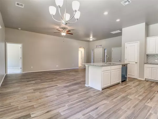 13979 Breezy LN, Shawnee, OK 74804