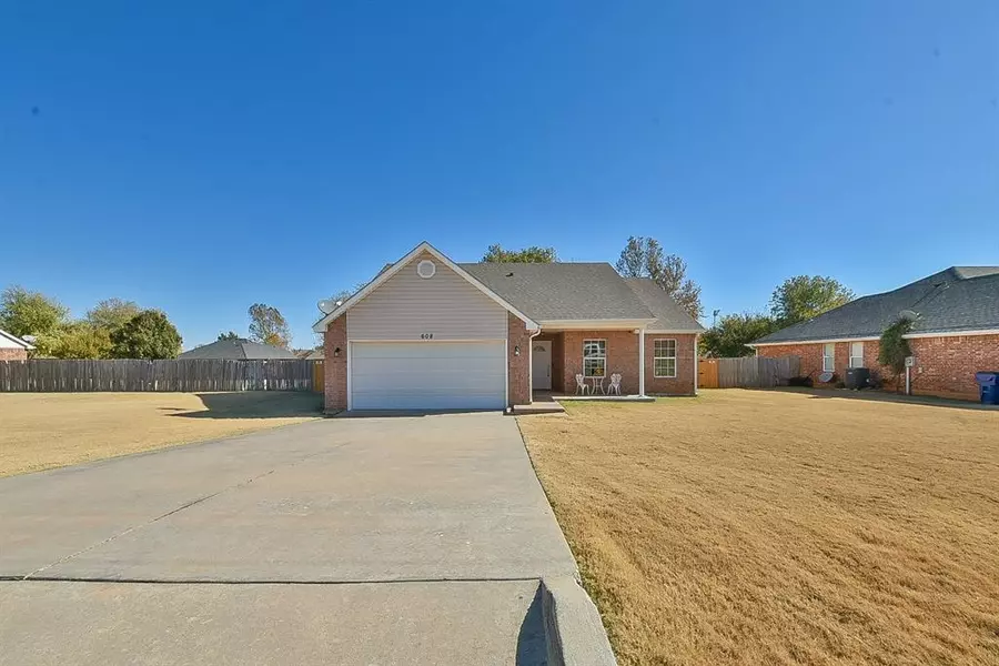 608 N Main ST, Cashion, OK 73016