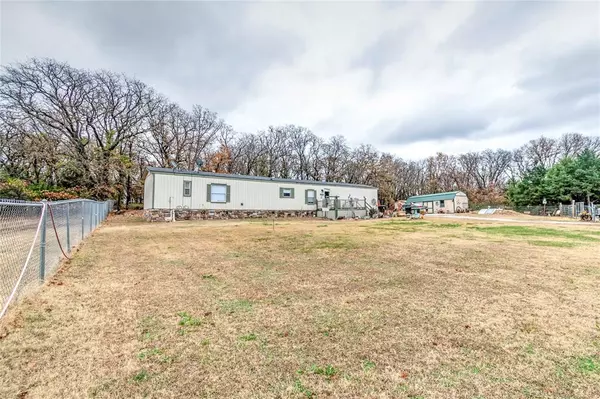 13925 Oak Arbor LN, Shawnee, OK 74801