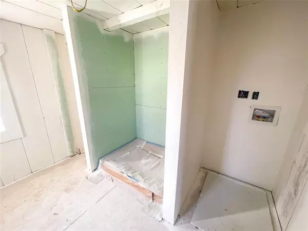 555 W Poplar ST, Shawnee, OK 74801