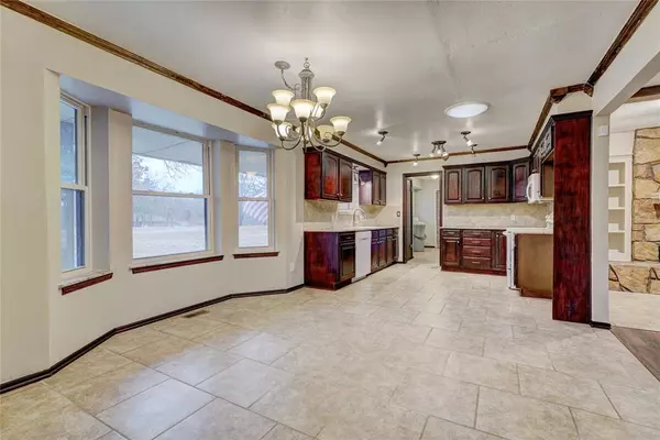 16829 Railhead DR, Choctaw, OK 73020