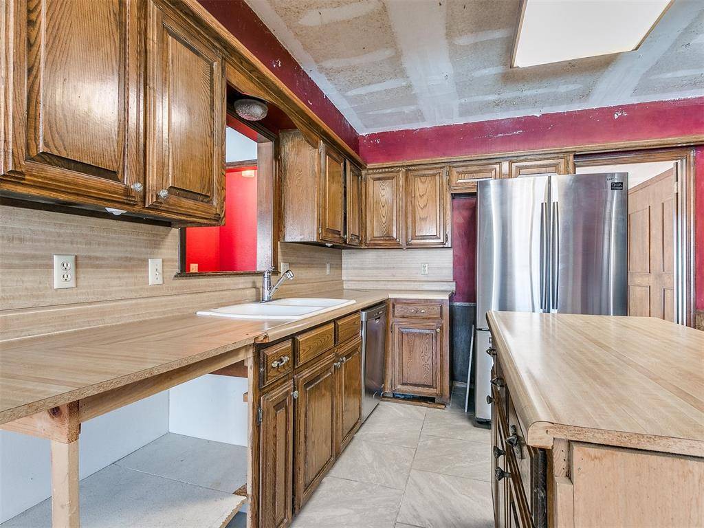 Edmond, OK 73025,2401 Twelve Oaks