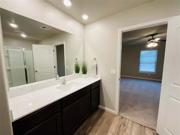 1701 Maroon DR, El Reno, OK 73036