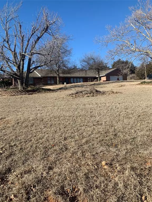 15102 County Street 2540 RD, Lookeba, OK 73053