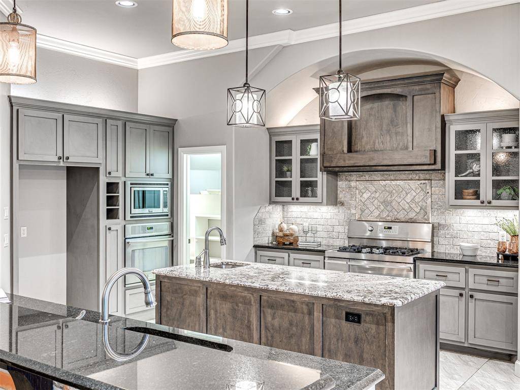 608 Sailboat Bridge WAY, Edmond, OK 73034