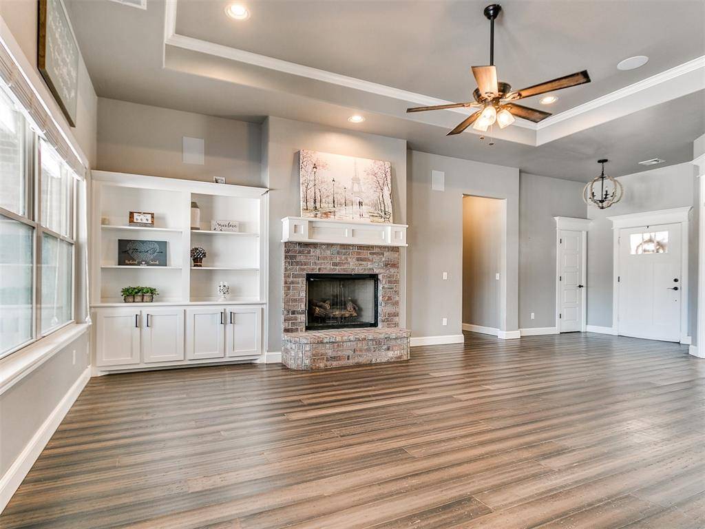 11 Southpointe AVE, Tuttle, OK 73089